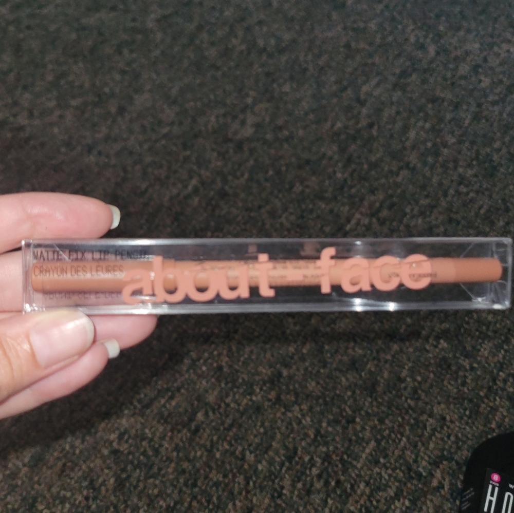 About-face Matte Fix Lip PencilLong-Lasting Matte Lip Liner